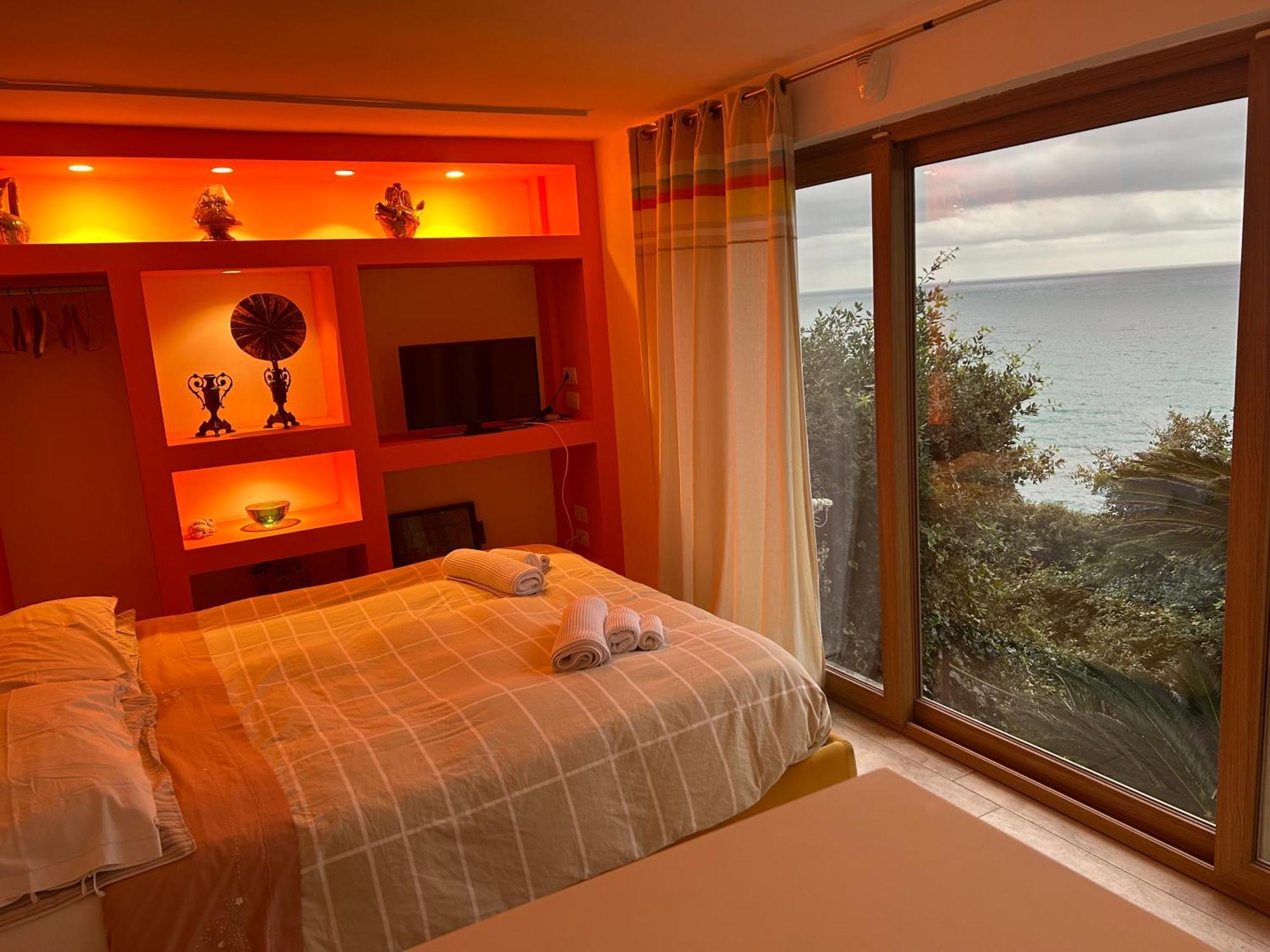 Estasi Di Cabiria Apartment Вараце Екстериор снимка